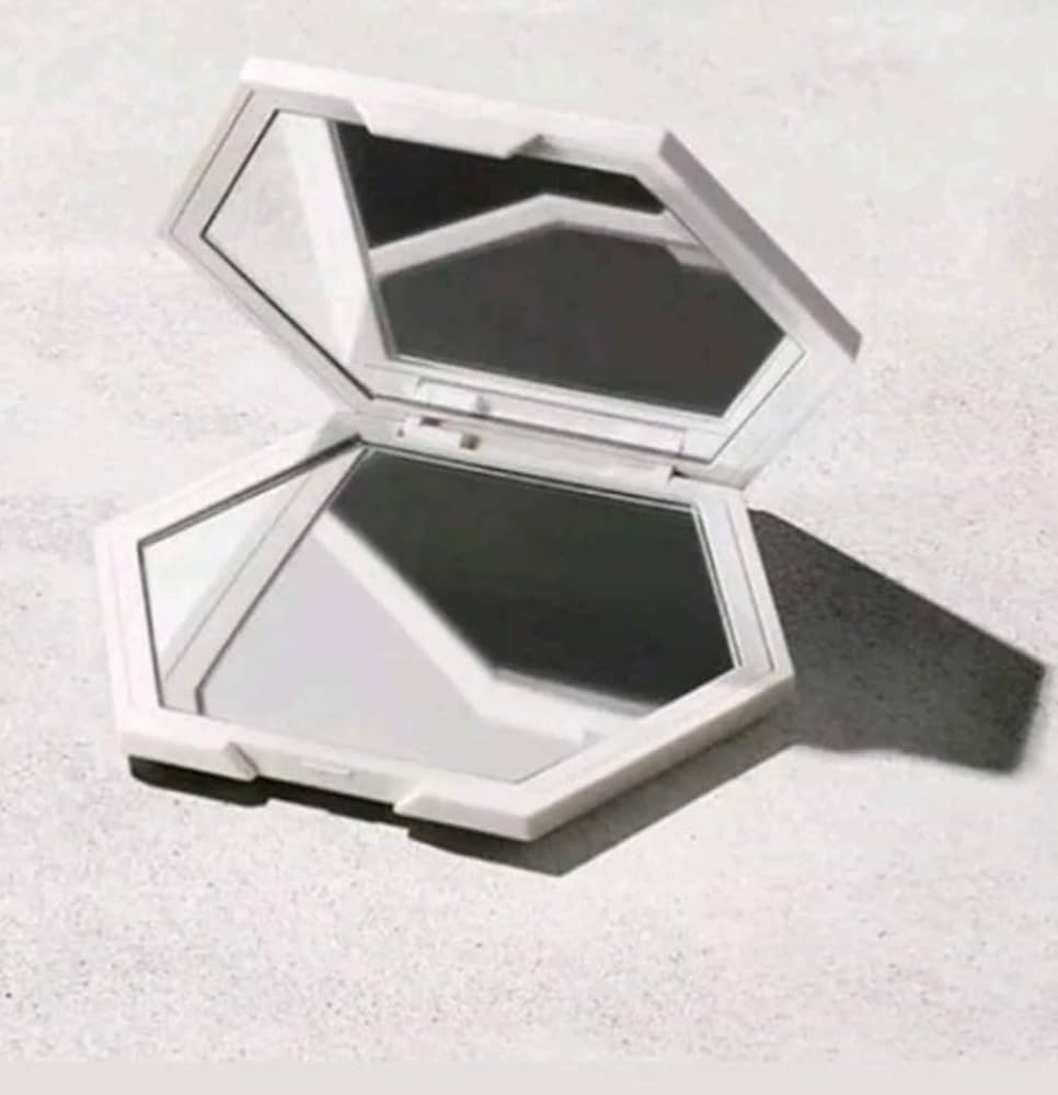 鏡 Fenty Beauty led compact mirror Fenty Beauty LED Vanity + Compact Mirror Review - YouTube